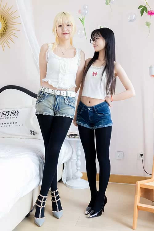 袜啵啵-小甜豆&甜甜圈-高跟鞋、厚黑丝橘丝紫丝[244P1V-1.9G [244p1v-1.9GB]