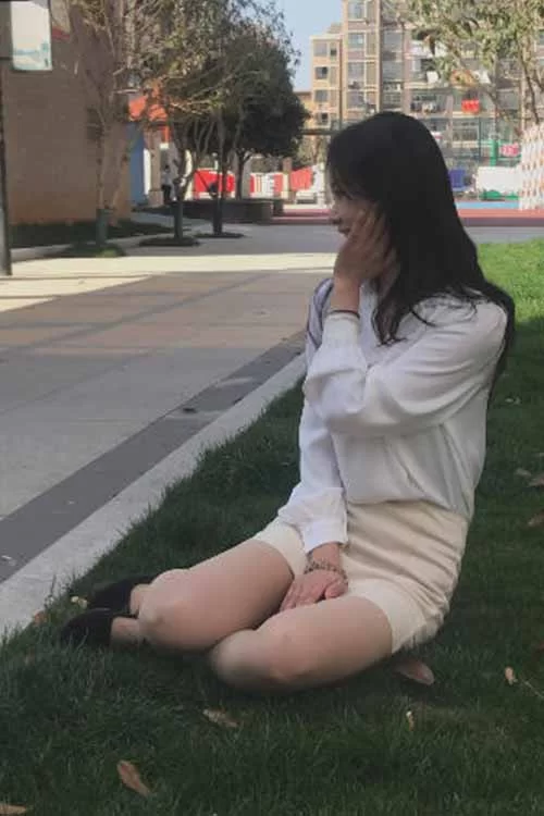 布鞋时光-芸芸~OL制服包臀裙肉丝美腿[1V-0.8G百度网盘] [1v-0.8GB]