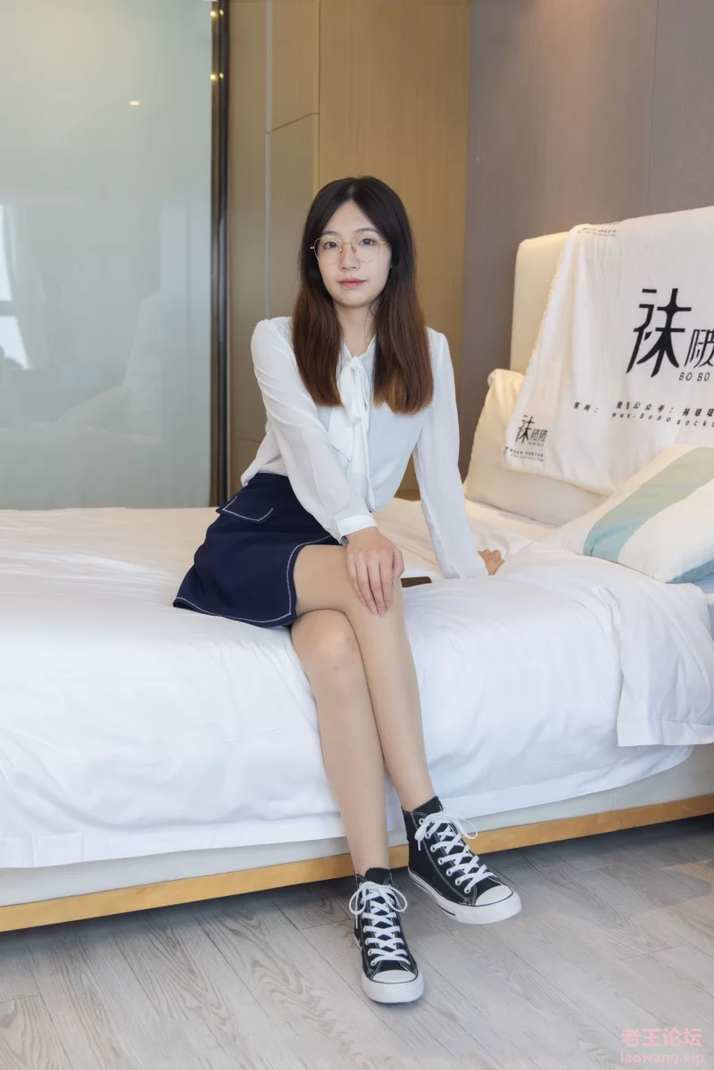 袜啵啵114期小甜豆高跟鞋、帆布鞋、肉丝、厚黑丝 [175P+1V-7.51GB]