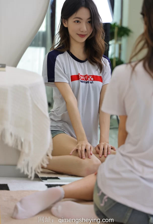 《绮梦摄影》人气足模淇淇393（白袜＋裸足）《图包+视频》 [2V＋457P-12.3GB]