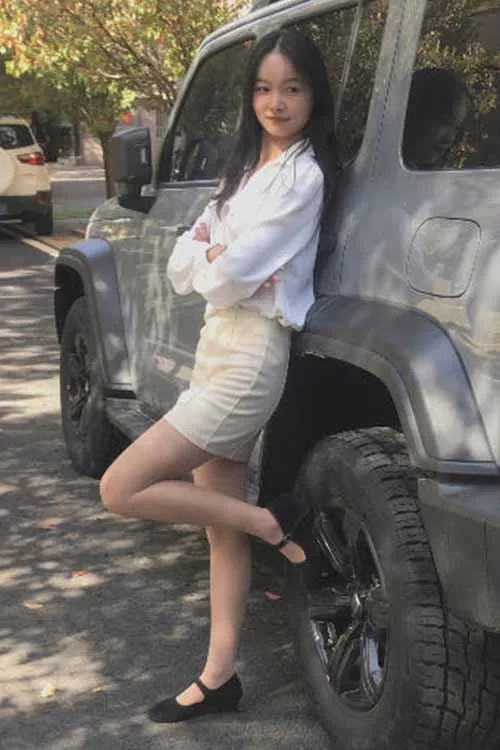 布鞋时光-芸芸~OL制服包臀裙肉丝美腿[1V-0.8G百度网盘] [1v-0.8GB]