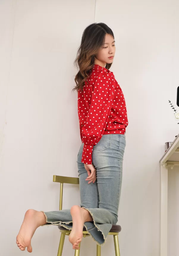 《绮梦摄影》人气足模淇淇397（裸足）《图包+视频》 [2V＋460P-9.98GB]