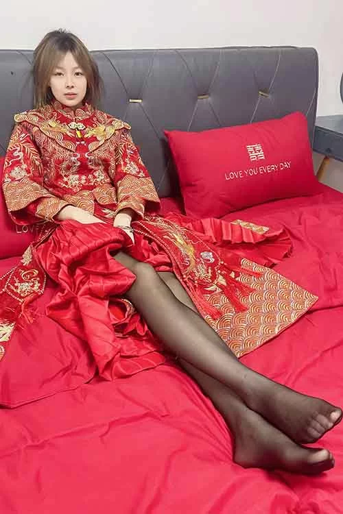 娇娇-秀禾服性感肉丝+黑丝[139P6V-0.9G百度网盘] [139p6v-0.9g]