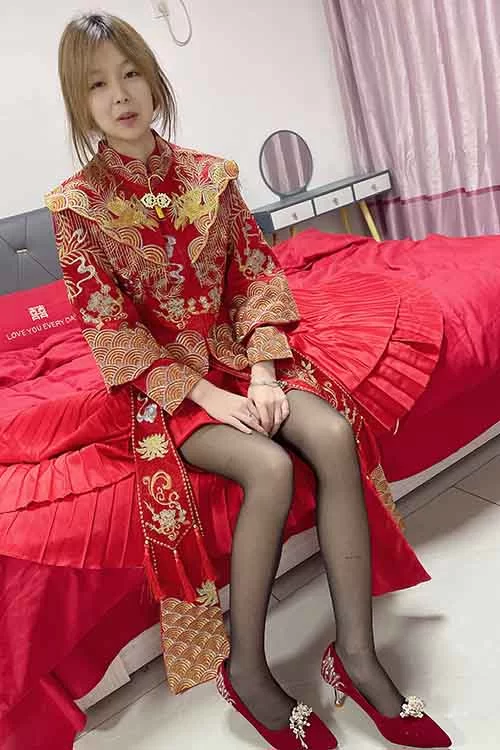 娇娇-秀禾服性感肉丝+黑丝[139P6V-0.9G百度网盘] [139p6v-0.9g]