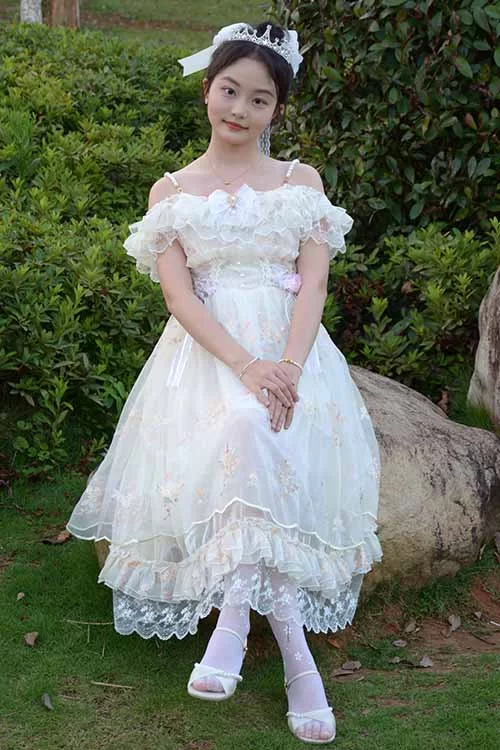 初夏女神-双双~户外白丝连衣裙高跟[140P1V-1.1G百度网盘] [140p1v-1.1GB]