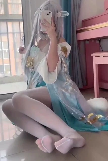 抖音小小苏cos秀足小合集 [8V-1.2GB]