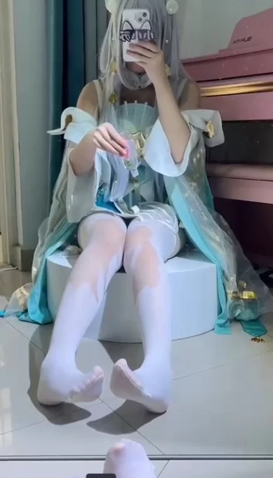 抖音小小苏cos秀足小合集 [8V-1.2GB]