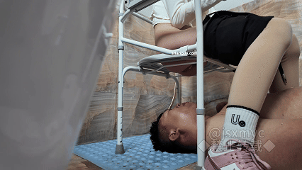 国产校花原味坐脸喂尿，重口男奴调教《与精神小妹那些年》最全合集，都是嫩妹 含588付费福利《42V72G》