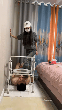 国产校花原味坐脸喂尿，重口男奴调教《与精神小妹那些年》最全合集，都是嫩妹 含588付费福利《42V72G》