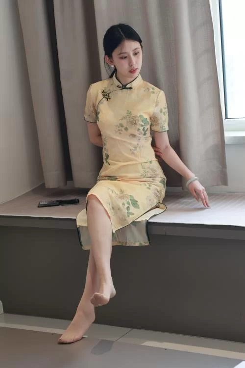 绮梦摄影-yaya-旗袍肉丝高跟裸足诱惑[510P/590M 百度网盘] [510p-590m]