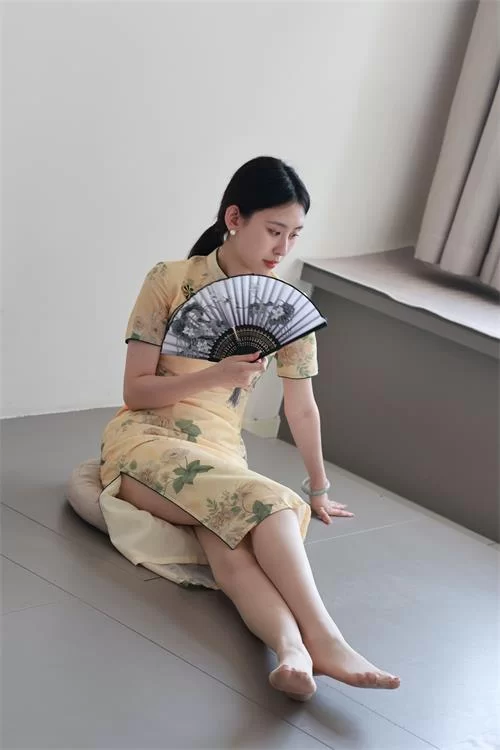 绮梦摄影-yaya-旗袍肉丝高跟裸足诱惑[510P/590M 百度网盘] [510p-590m]
