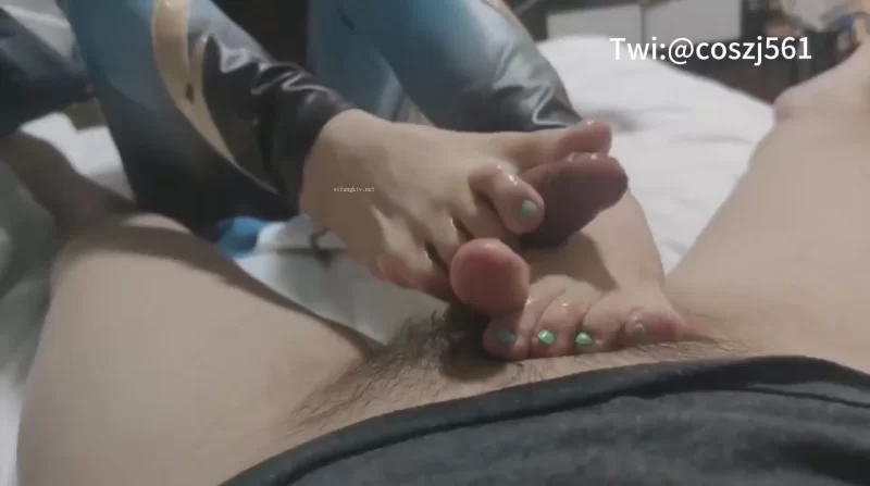 《足控狂欢》coszj561恋足大神卡扎库衫cosplay足交-多V4.6G[百度 [多V-4.5GB]