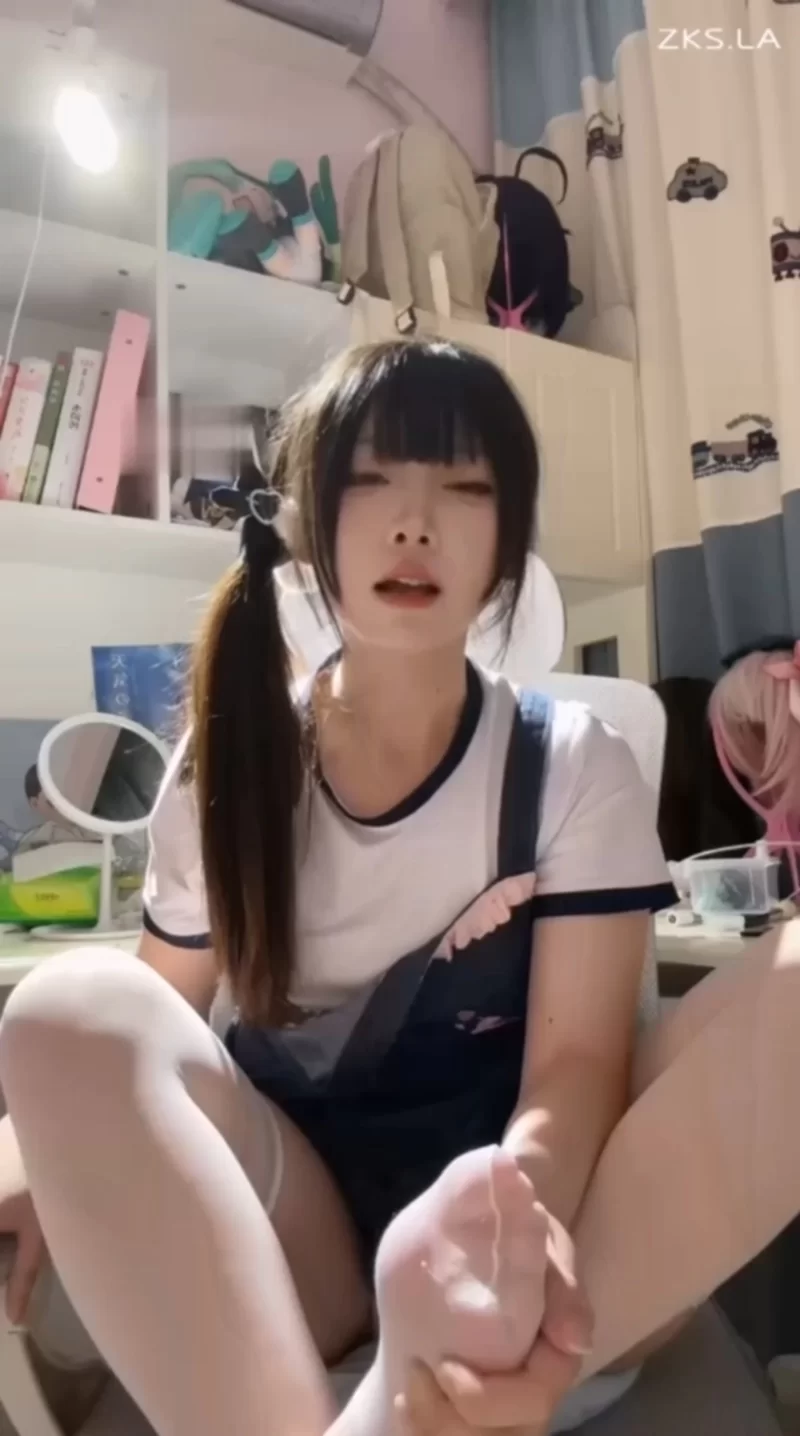 幼斯酱葱 - 绿帽辱妻公厕马桶丝足盯射坐脸挑战60秒 [1V-1.56GB]