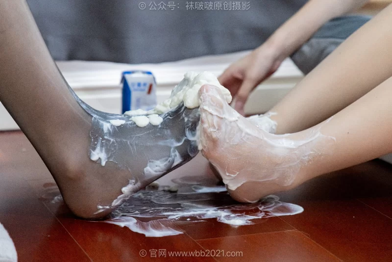 袜啵啵603期小甜豆、甜甜圈踩酸奶 [170P+1V-8.65GB]