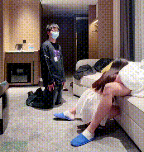 国产玩物直播《白雪》原档调教视频合集52部舌吻口交口爆 绿帽王八老婆当面出轨、表妹诱惑表哥、重口黄金呕吐物《52V26G》