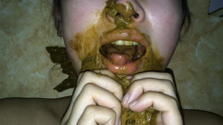 国产迷情诗儿 - 极品厕奴 重口味极品骚母狗 终极调教 超重口 黄金圣水自产自销 合集《35V32G》