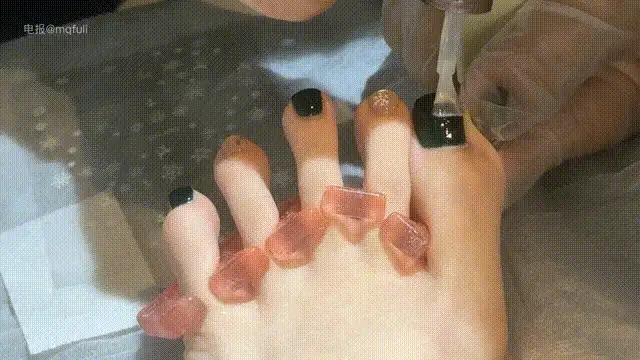 足控福利：抖音反差少萝 [别拔虎牙] 秘语空间+铁粉空间合集 [592P 84V-5.3g]