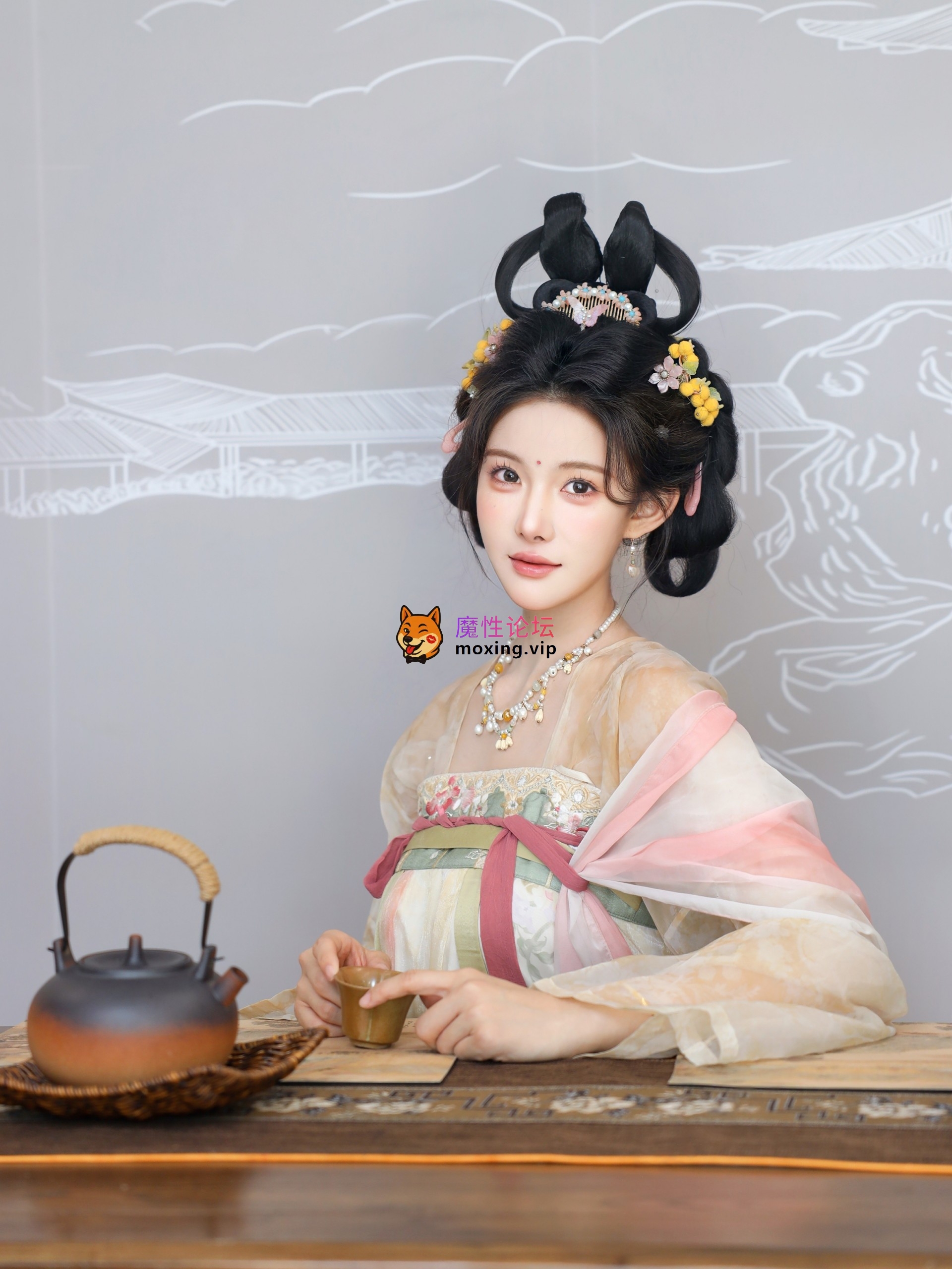 国产自拍《原版无水印首发》秀人网 梨霜儿 高颜值大美女 超美《唐装》大尺度漏点作品《112P+2.1G-百度》