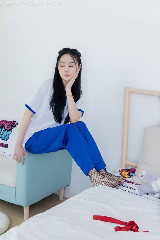 物恋传媒 NO.2241 美兔-板鞋、黑网袜、校服裤里丝[155P+1V／4. [155P1V-4.28GB]