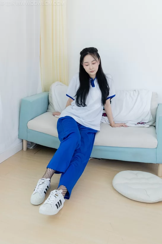 物恋传媒 NO.2241 美兔-板鞋、黑网袜、校服裤里丝[155P+1V／4. [155P1V-4.28GB]