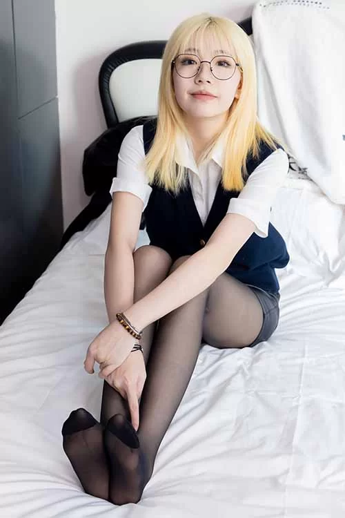 袜啵啵-小甜豆-OL制服包臀裙-高跟长靴薄黑丝[140P1V-1.3G百度 [140p1v-1.3GB]