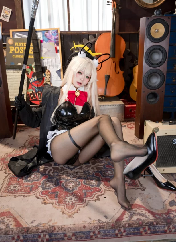 九柒喵_碧蓝 笑面兔女郎 [36P] [36P-400m]