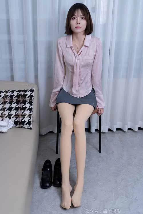 甜予摄影-珞珞-超短裙白棉袜、厚肉丝[130P1V-1.83G百度网盘] [130p1v-1.83g]