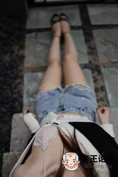 微博丝袜博主薇薇安violetvivian付费套图《313P+8V/1.01G》 [-]