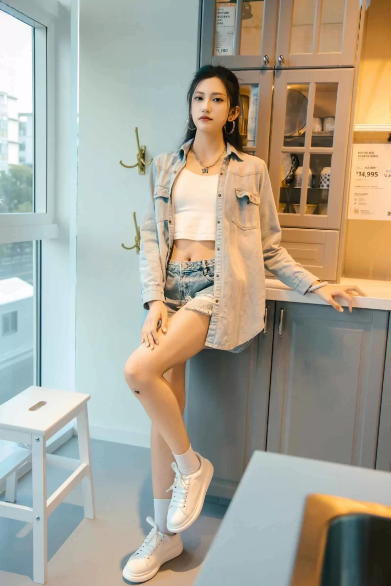 《足愉心》学妹足拍视图合集 [2655P+44V-305.8GB]