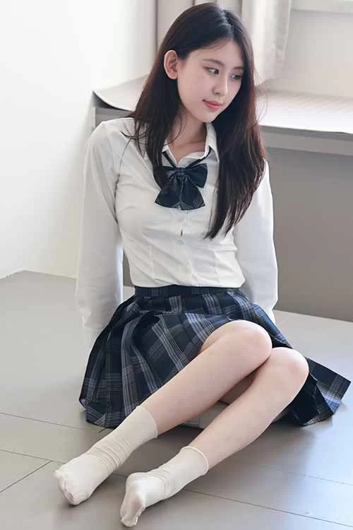 绮梦摄影-yaya-私房性感超短裙棉袜裸足美腿 [677p-915m]