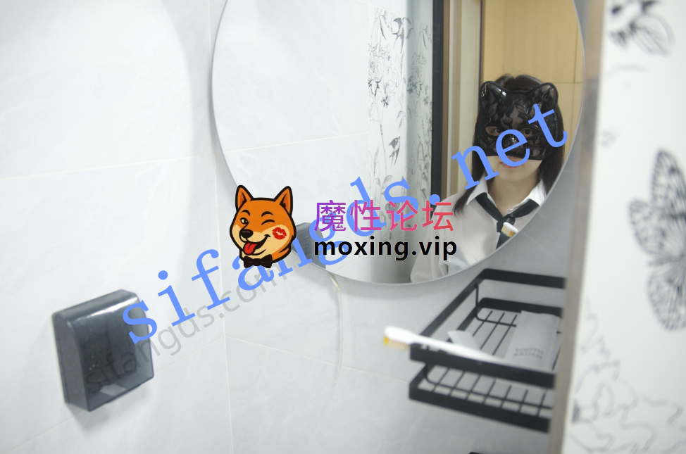 国产自拍《少女时代》极品熟女大白天被按在窗前操得哎叫连连《102P+2V+13.4G-百度》