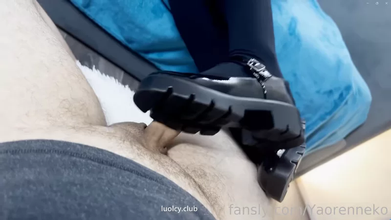 超极品玉足美脚榨精7月最新收录 淫语榨精 花式足技 [1V-1GB]