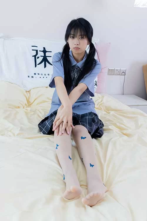 袜啵啵-奶油-jk制服白棉袜、蝴蝶薄肉丝[160P-1V-1.4G百度网盘] [160p1v-1.4GB]