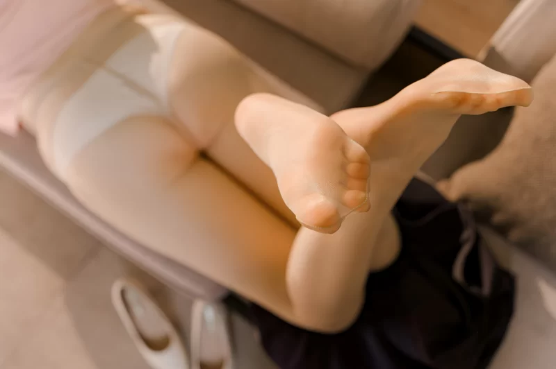 雪晴Astra_肉丝通勤OL [71P+1V] [71P+1V-1.4g]