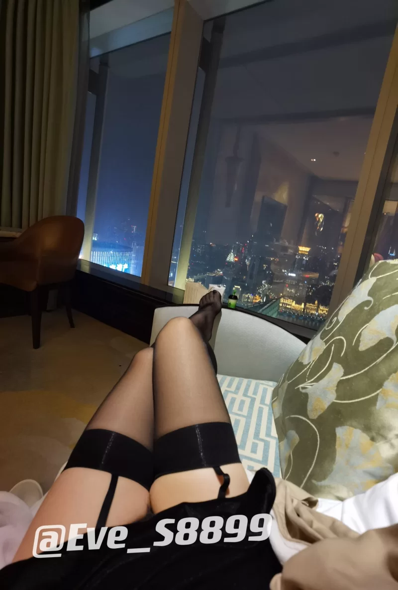 丝袜御姐的自白：没有哪个男奴在我手上还能昂起头 [71V304P-1.39GB]