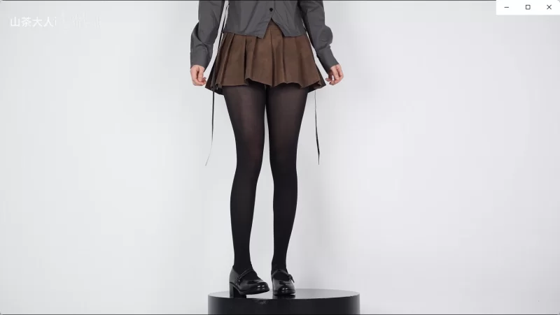 《素》B站山茶大人 素的 腿控可冲 [92v-11.9g]