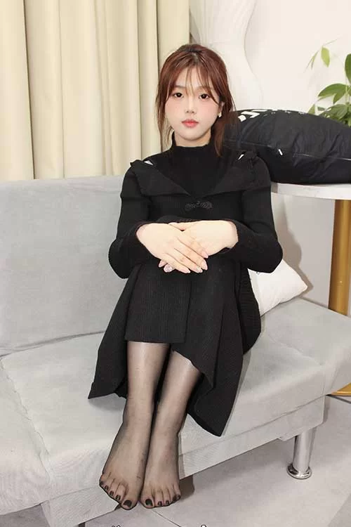 小众视觉-小薯条-连衣裙黑丝美腿[121P1V-0.8G百度网盘] [121p1v-0.8GB]