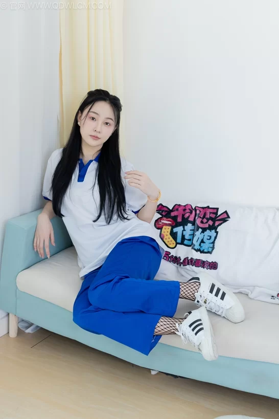 物恋传媒 NO.2241 美兔-板鞋、黑网袜、校服裤里丝[155P+1V／4. [155P1V-4.28GB]