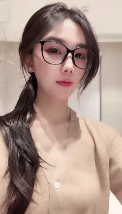 直播《请认准无尽优品》stripchat站人气女神Cena-ccccccc，包含抖音直播生活照及ST票房凸点露毛等大尺度