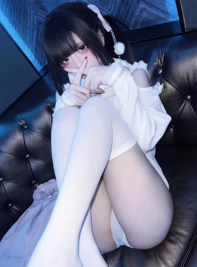 纸悦Etsu_与地雷系女子的ktv约会 [44P] [44P-550m]