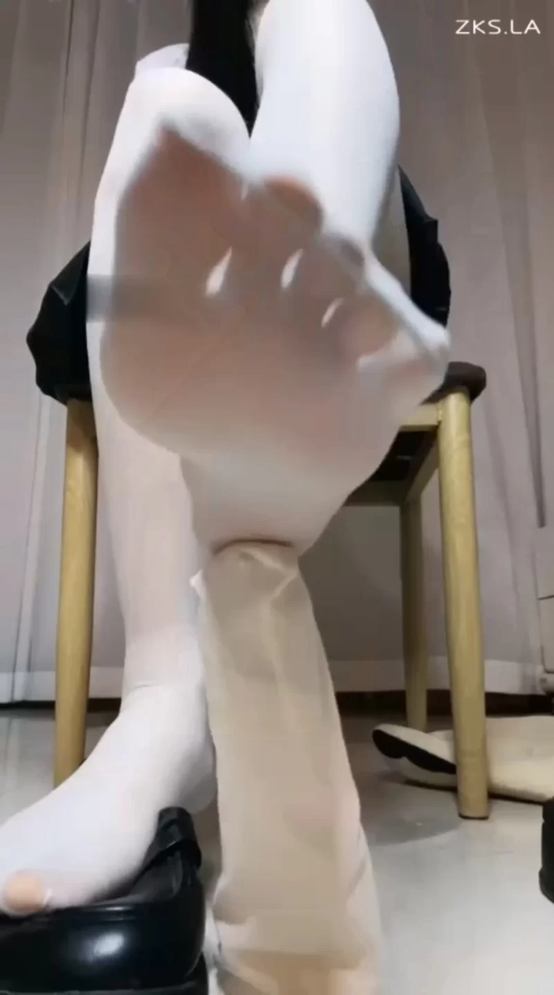 小欲魔王 厚黑丝 厚白丝 jk 制服鞋 帆布鞋 [1V-326MB]