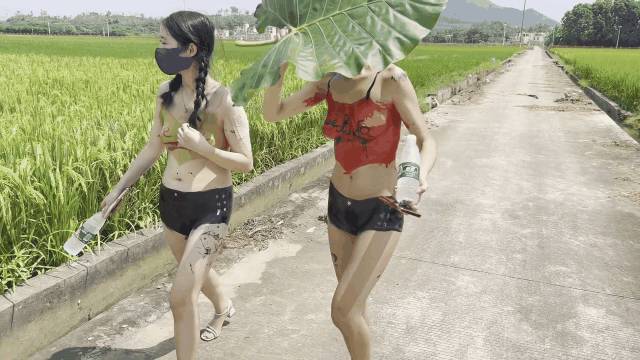 剧情天花板露出狂人御姐cikaimoon付费现代皇帝新装大白天赤裸裸走路路人表情亮了2v[2V 7103 MB] [BT]