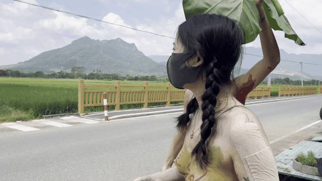 剧情天花板露出狂人御姐cikaimoon付费现代皇帝新装大白天赤裸裸走路路人表情亮了2v[2V 7103 MB] [BT]