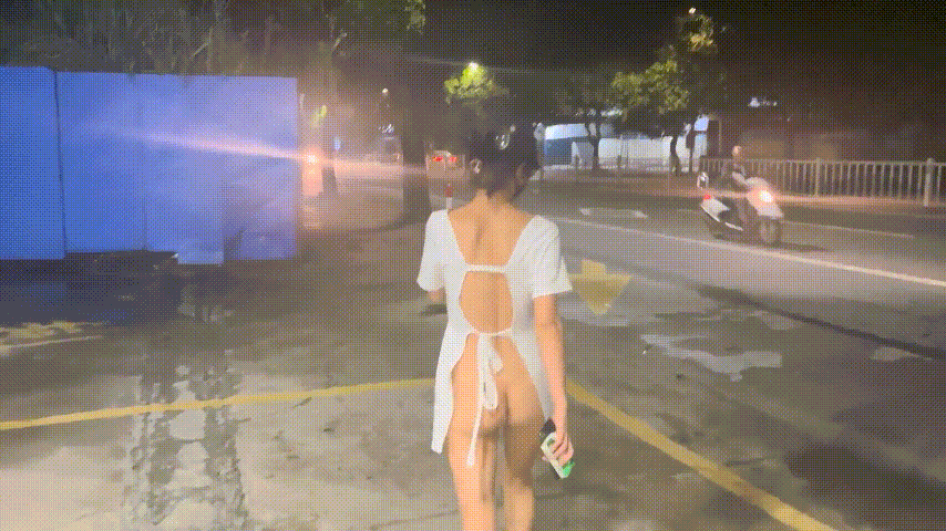 国产自拍天花板露出狂人御姐《cikaimoon》合集 人前全裸 协闺蜜各种大胆露出无视路人《73V+38G-百度》