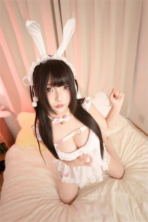 神楽坂真冬-白丝兔绒-性感白丝美腿[75P-2V-487M百度网盘] [75p2v-487MB]