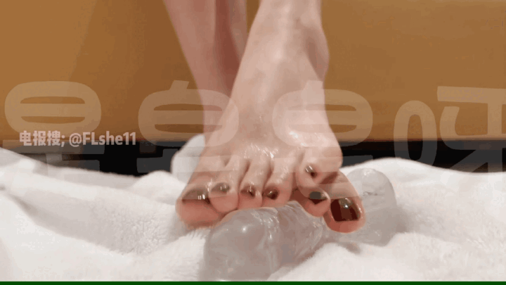 网红皂皂超稀有被爆操视频，极致足交，龙爪手榨精，顶级享受颅内高潮推特 足交榨精天花板《是皂皂呀 》 最新作品合集