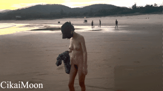 国产自拍顶级露出天花板cikaimoon新作+近期作品合集，田野里的自由：与农民共度的一天，在农民面前全裸露出2.22G-12V-夸克