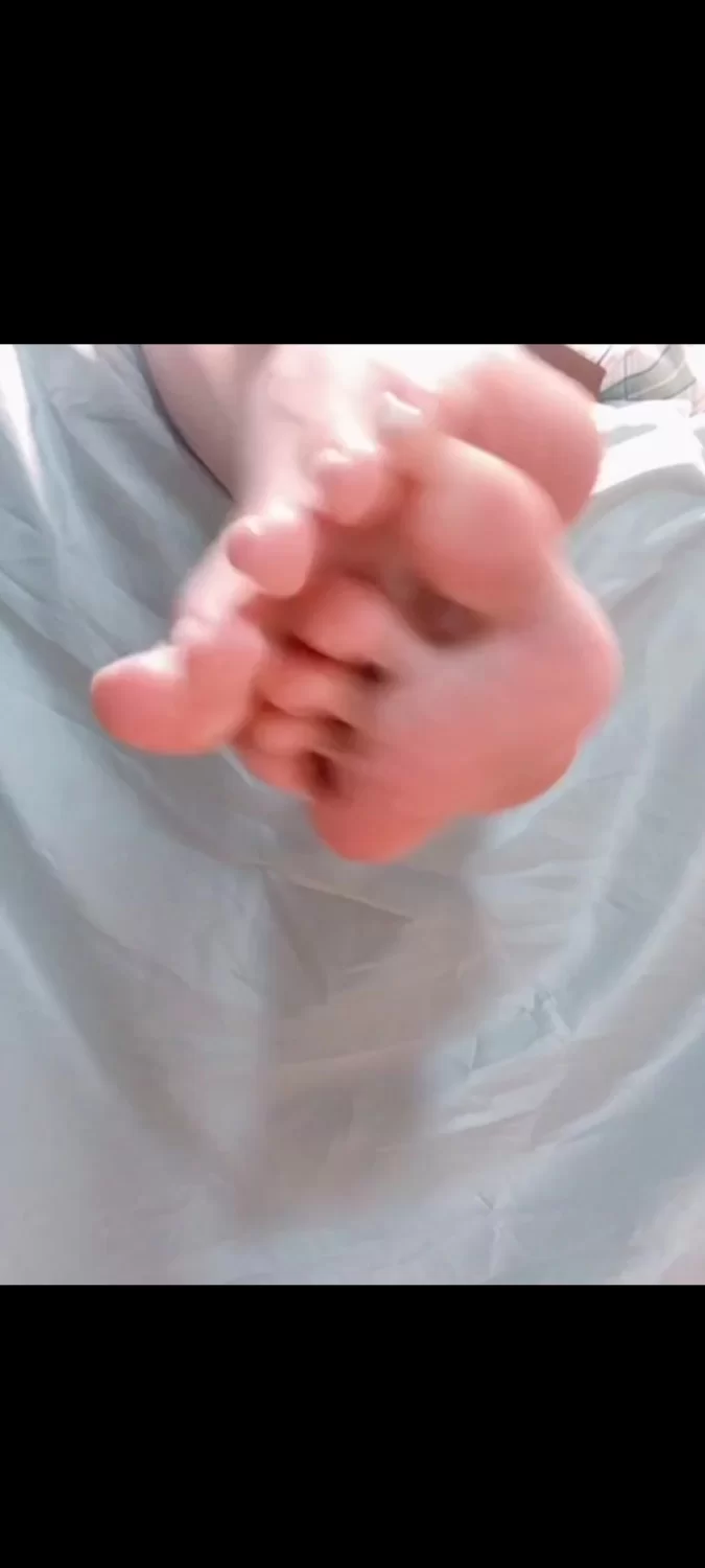 胡亥亥 裸足 玩脚 白丝 棉袜 秀足 舔脚 [10-450m]