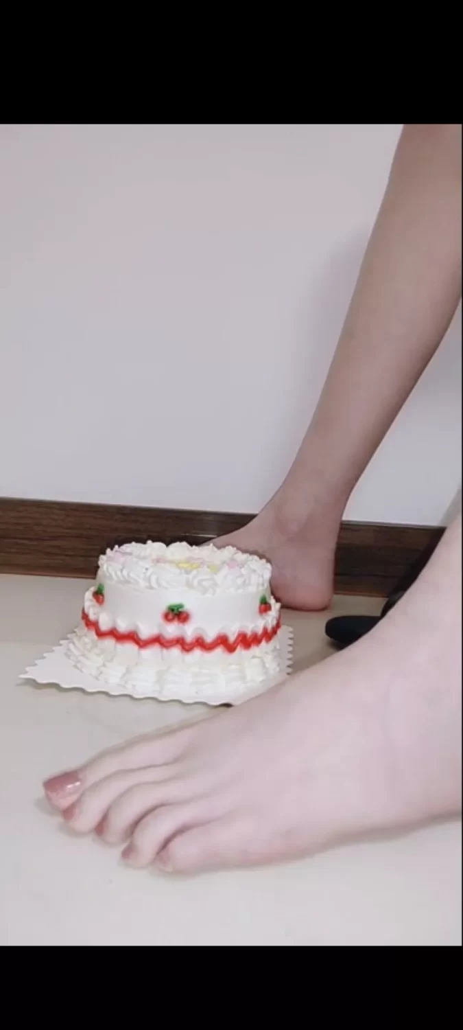 足控 裸足 露脸 足交 口交 玩脚 舔脚 cos jk11 [4-1g]