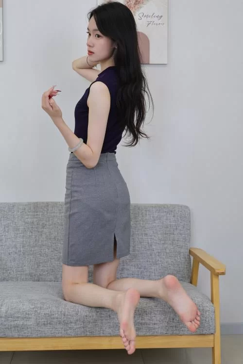 绮梦摄影-小艺-性感包臀裙OL裸足私房足秀[315P1V-1.9GB] [315p1v-1.9g]